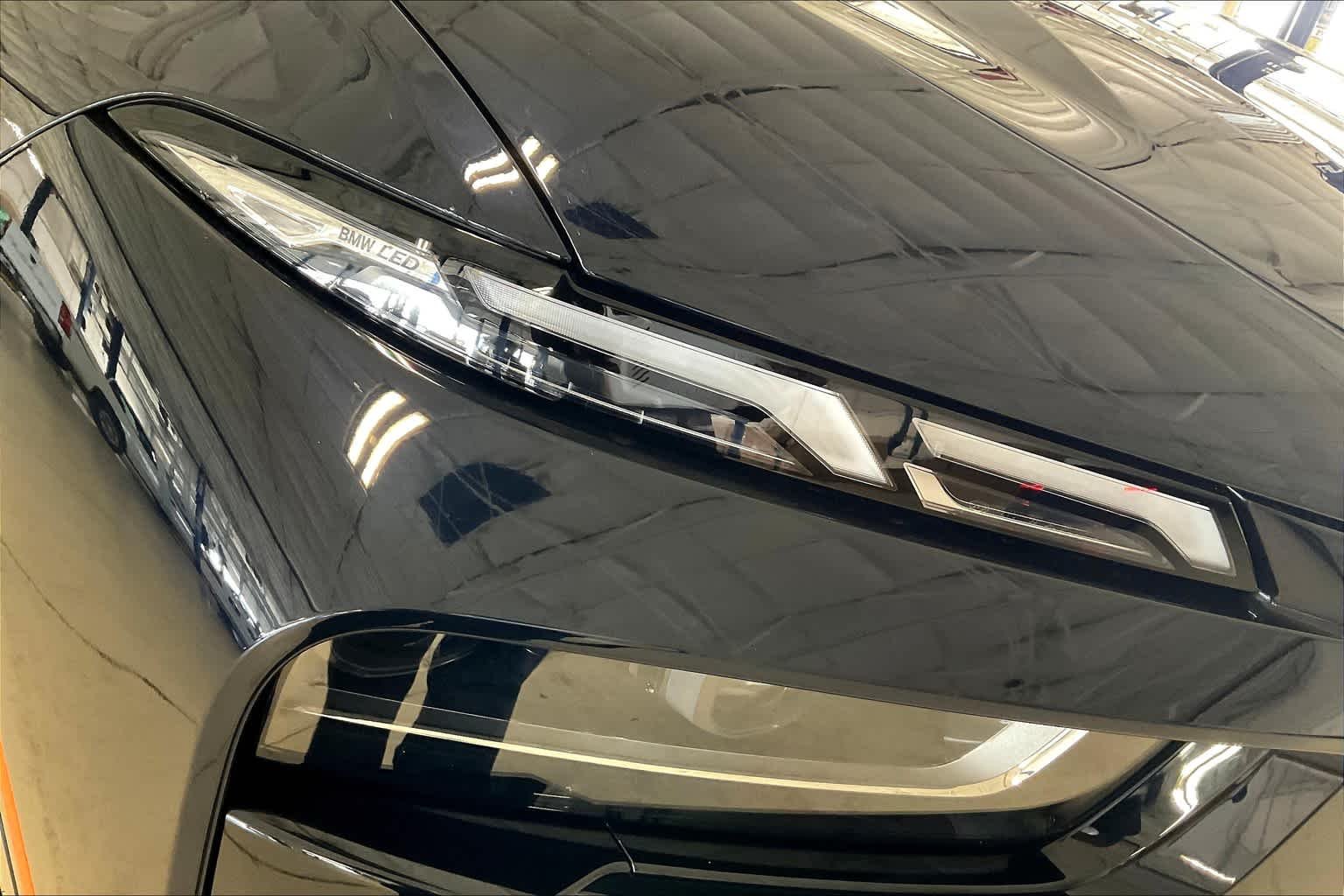 Used 2025 Carbon Black Metallic BMW xDrive40i image 13