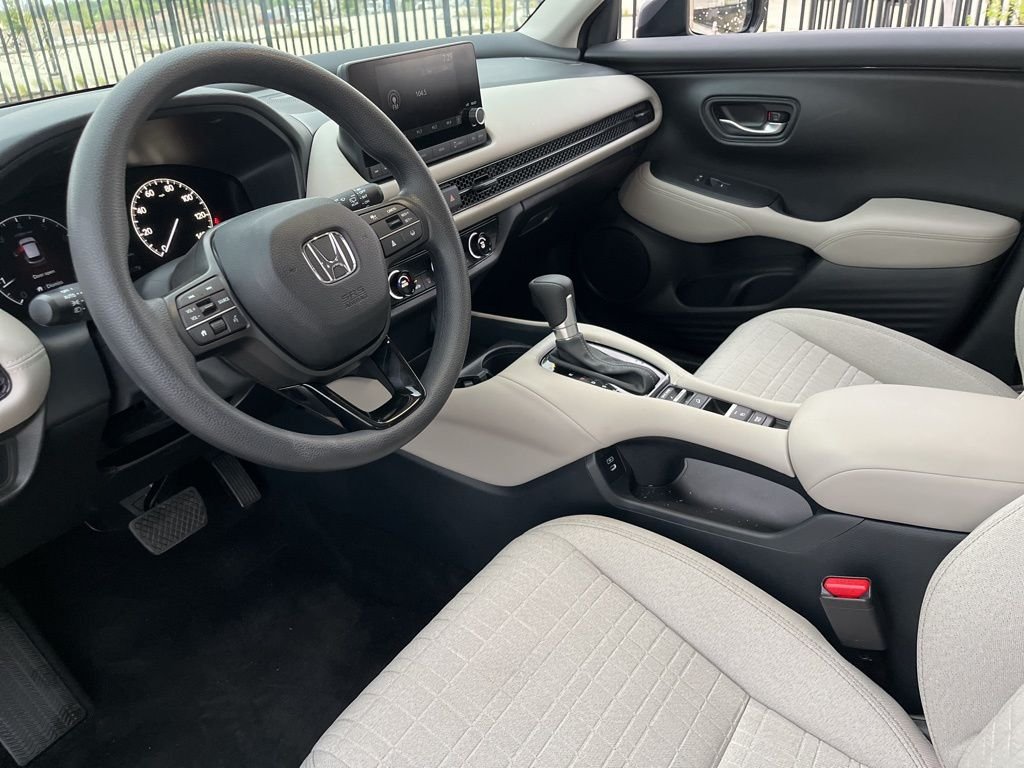 2025 Honda HR-V LX - Photo 18