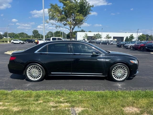 Used 2017 Black Lincoln Reserve image 4