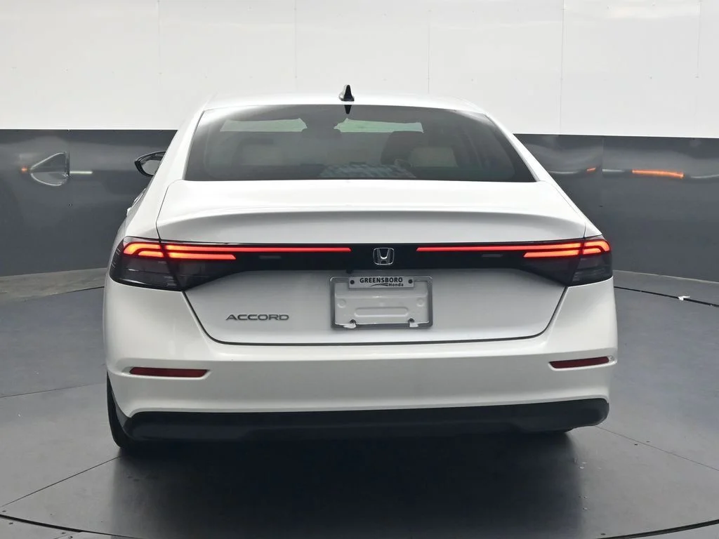 Certified Used 2026 Platinum White Pearl Honda SE image 5
