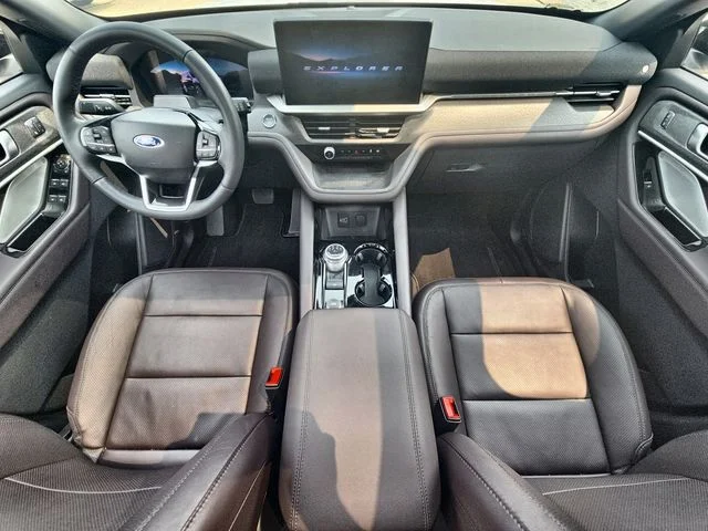 2026 Ford Explorer Platinum - Photo 32
