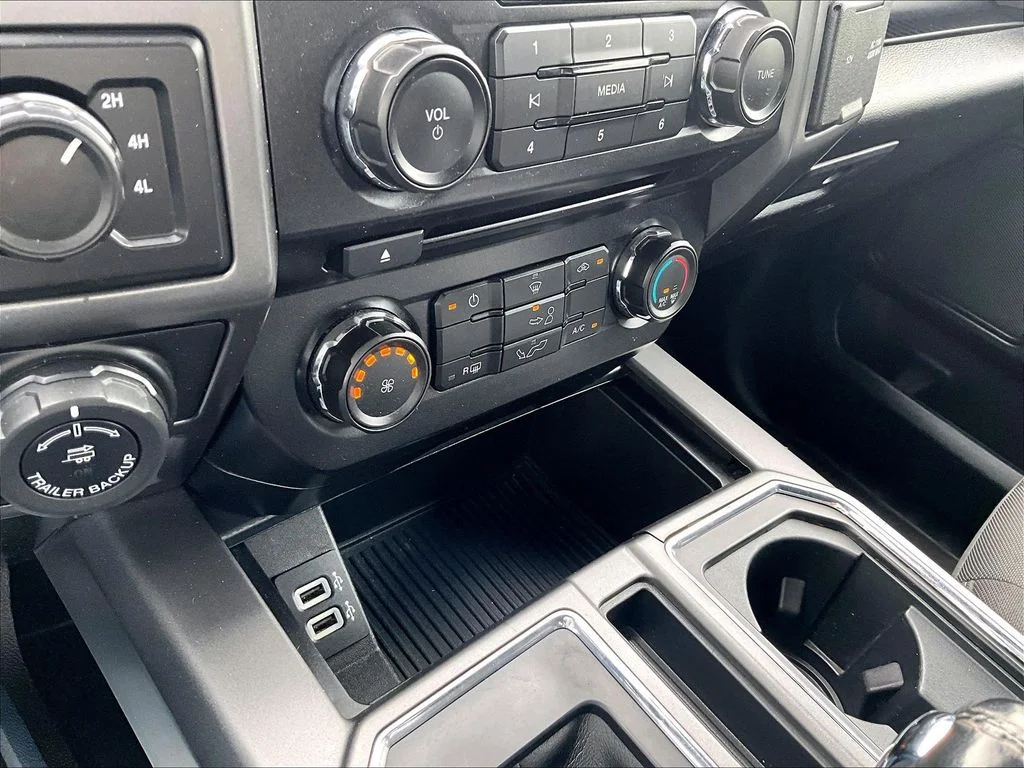 Used 2018 Black Ford XLT image 33
