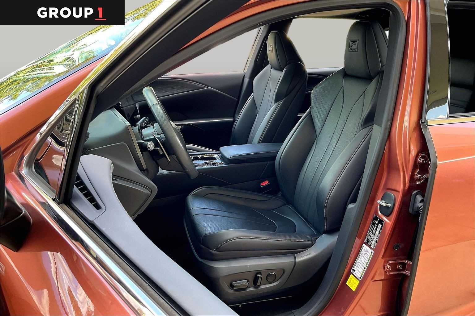 Used 2024 Copper Crest Lexus F SPORT Handling image 7