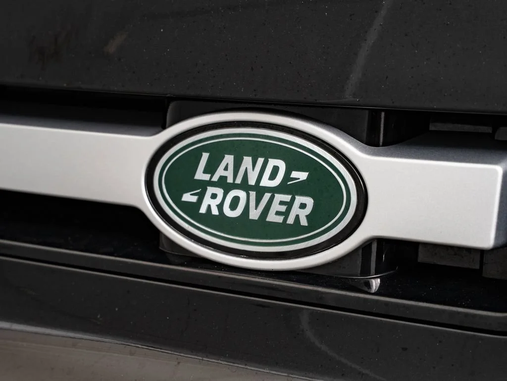 Used 2023 Black Land Rover S image 16