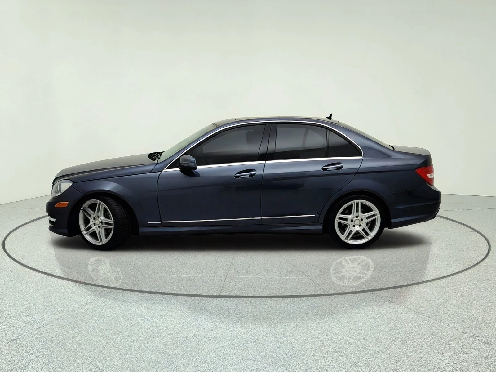 Used 2013 Steel Grey Metallic Mercedes-Benz C 250 Sport image 14