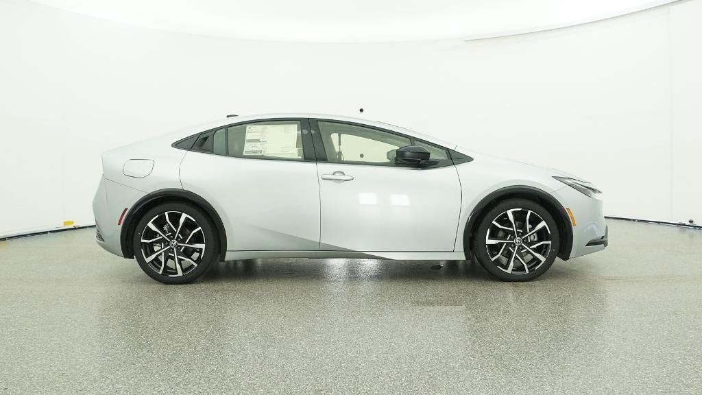 2026 Toyota Prius Plug-in Hybrid XSE - Photo 18
