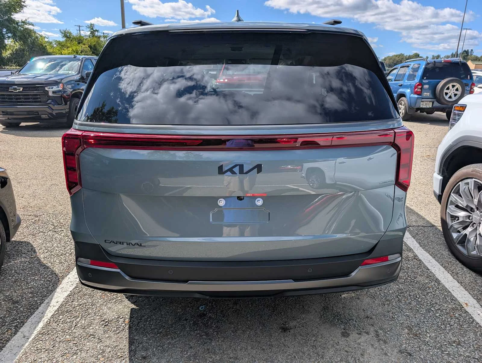 New 2027 Iceberg Green Kia EX image 8