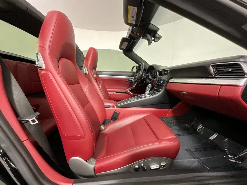 Used 2019 Black Porsche Targa 4 image 21