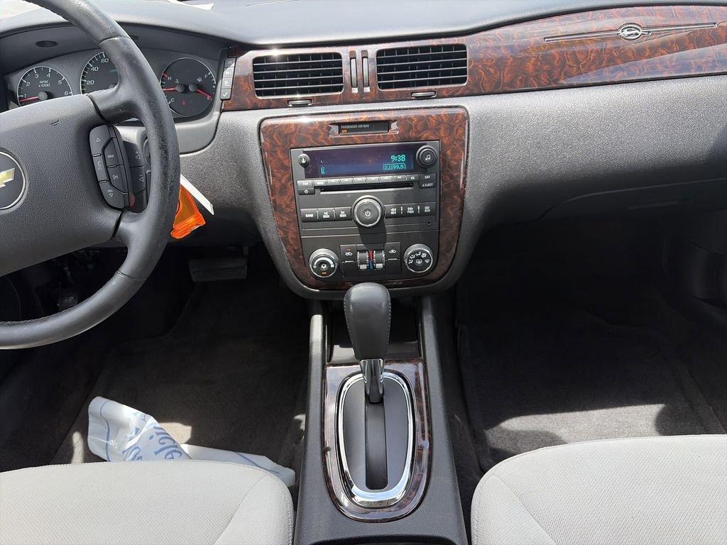 Used 2013 Gray Chevrolet LT image 16