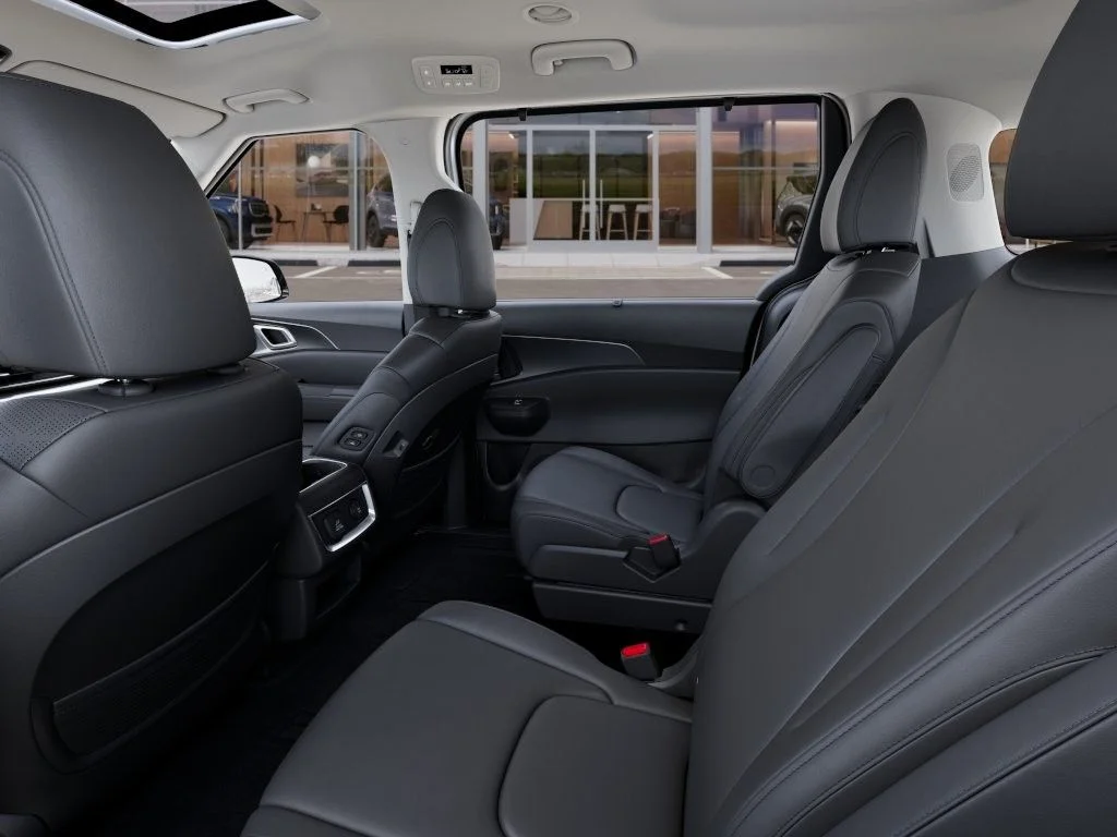 New 2027 Snow White Pearl Kia SX image 18