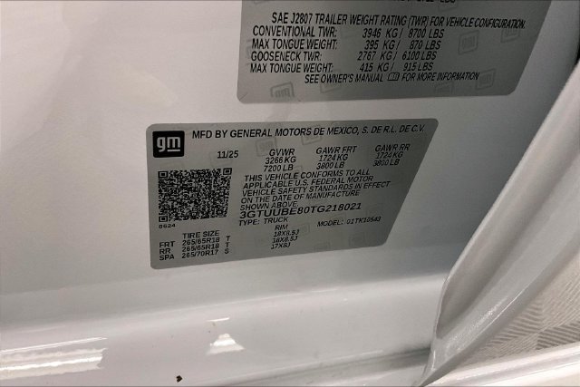 Used 2026 Summit White GMC SLE image 40