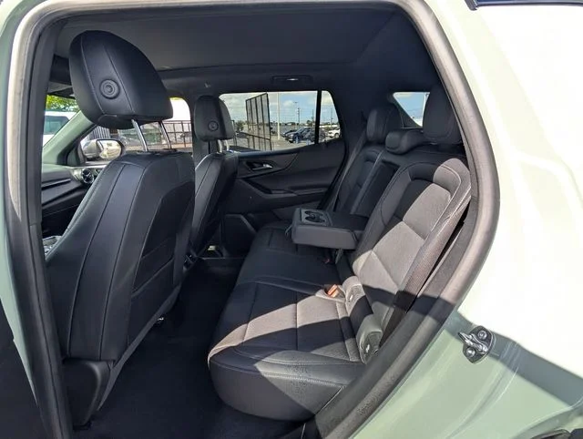 Used 2025 Green Chevrolet LT image 11