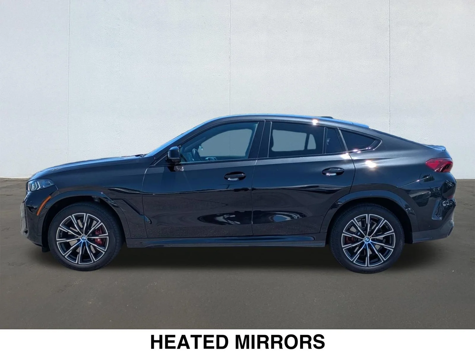 Used 2025 Black BMW M60i image 2
