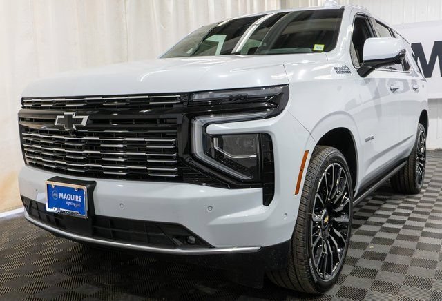 New 2026 Polar White Tricoat Chevrolet High Country image 2