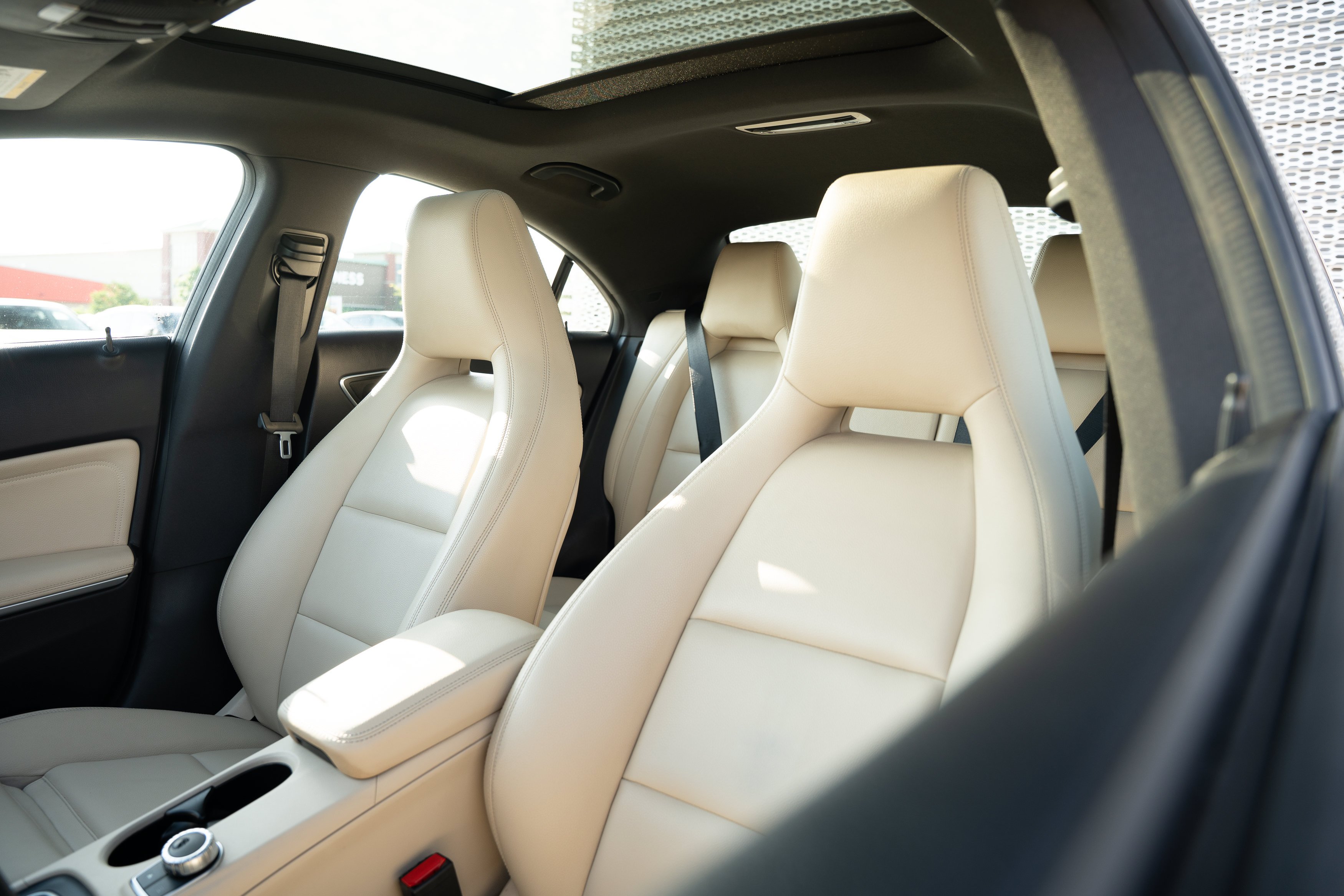 Used 2017 Cirrus White Mercedes-Benz CLA 250 image 17