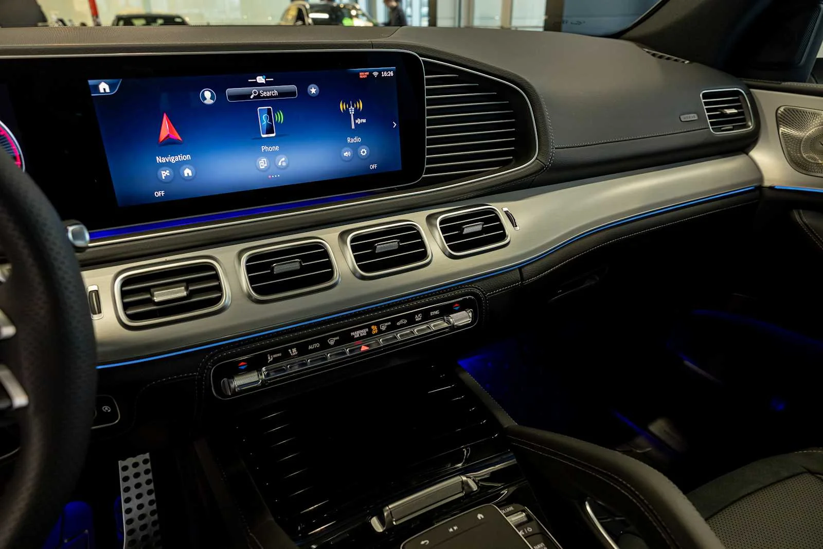 New 2026 Polar White Mercedes-Benz AMG® GLE 53 4MATIC+ SUV image 16