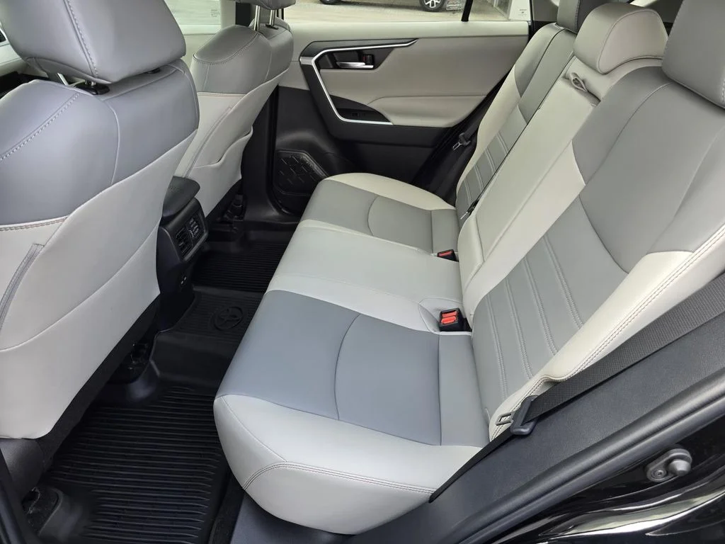 Used 2022 Midnight Black Metallic Toyota XLE Premium image 10