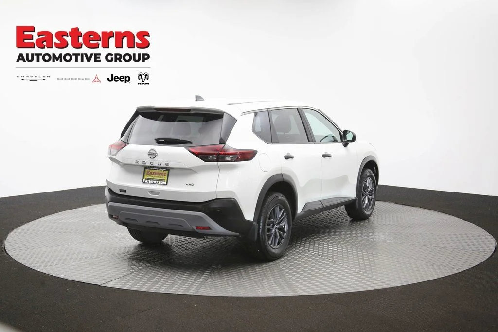 Used 2023 White Nissan S image 42