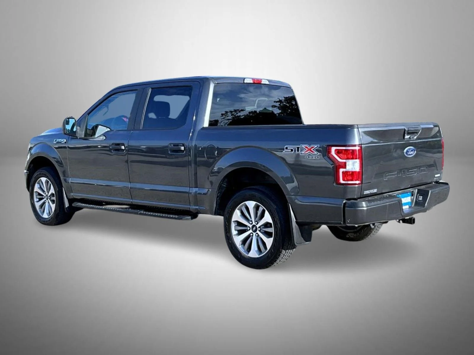 Used 2018 Gray Ford XL image 7
