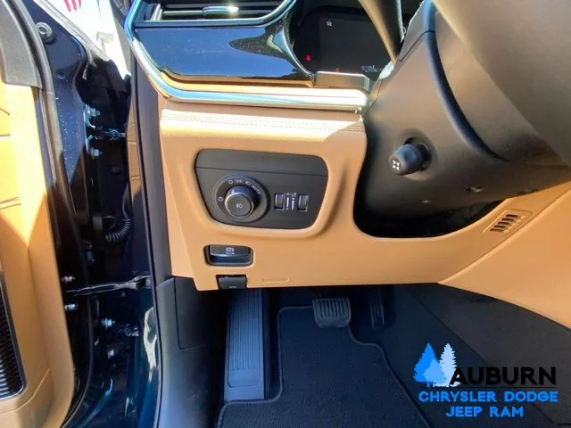 New 2026 Fathom Blue Pearl-Coat Exterior Paint Jeep Summit image 36