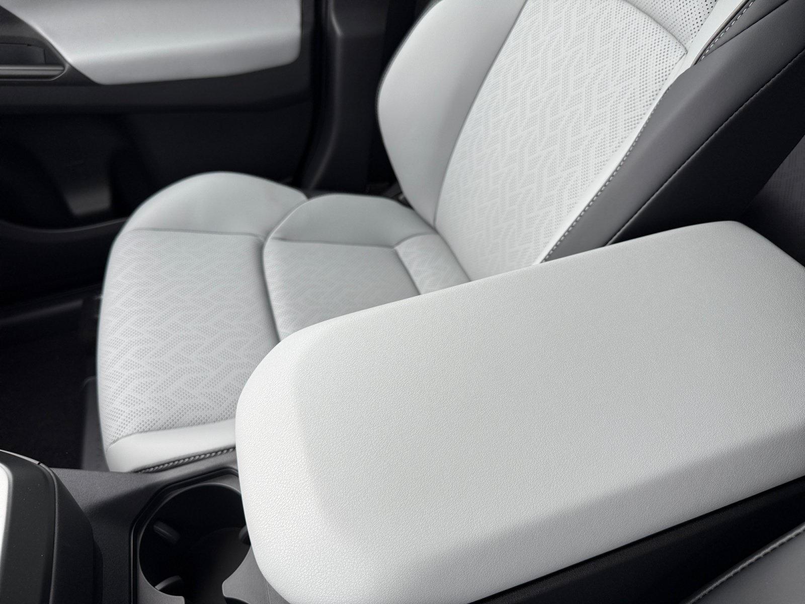 New 2026 CRYSTAL WHITE PEARL Subaru Limited image 14