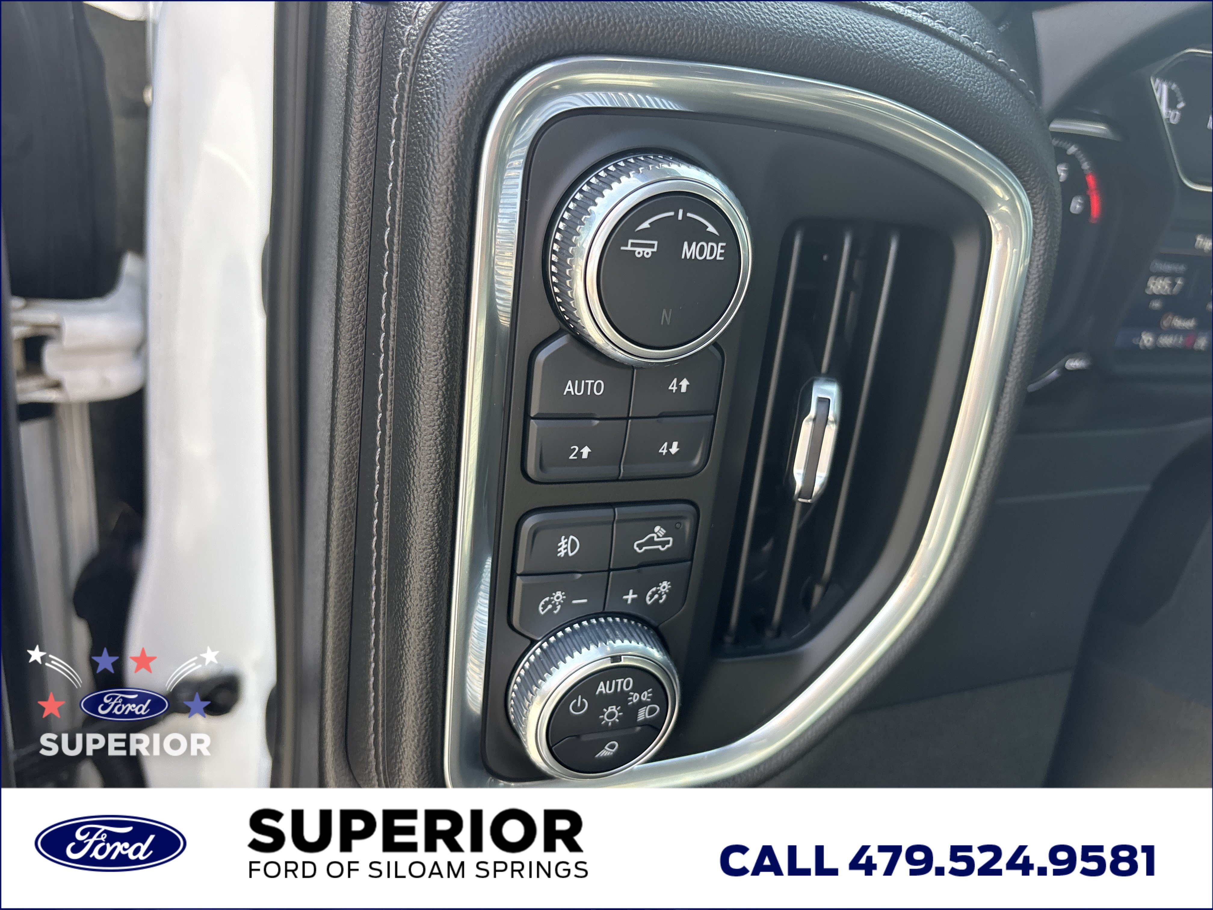 Used 2021 White Frost Tricoat GMC SLT 4WD image 25