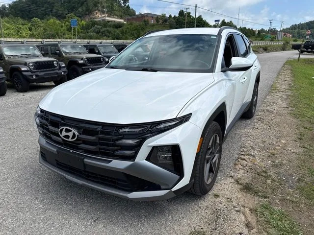 Used 2026 White Hyundai SEL image 7