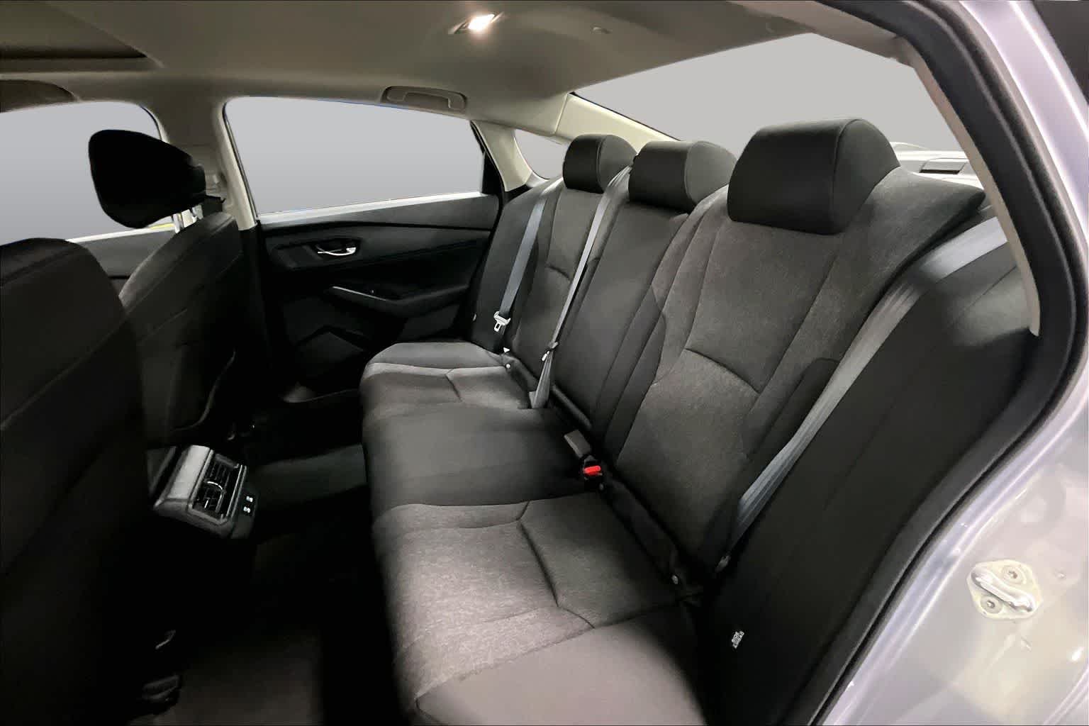 Used 2025 Solar Silver Metallic Honda SE image 19