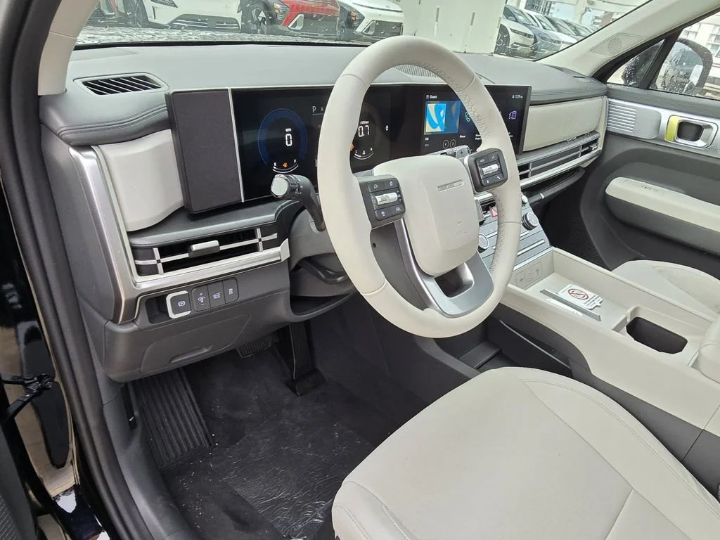 New 2027 Gray Hyundai SE image 13