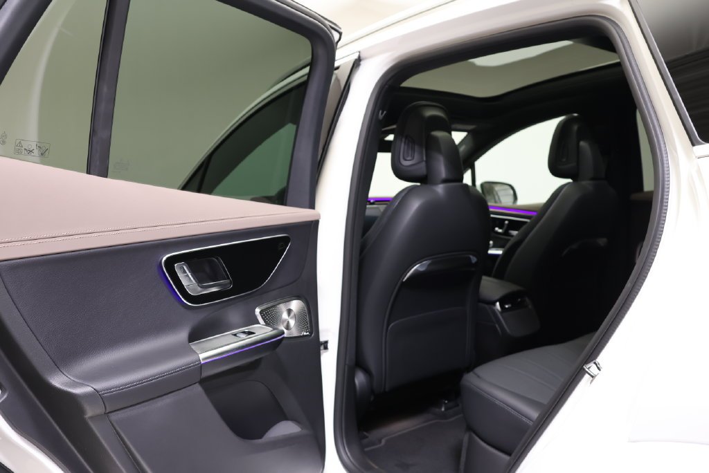 New 2027  Mercedes-Benz 320 SUV image 42