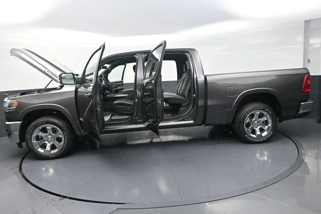 New 2026 Granite Crystal Metallic Clearcoat RAM Big Horn/Lone Star image 35
