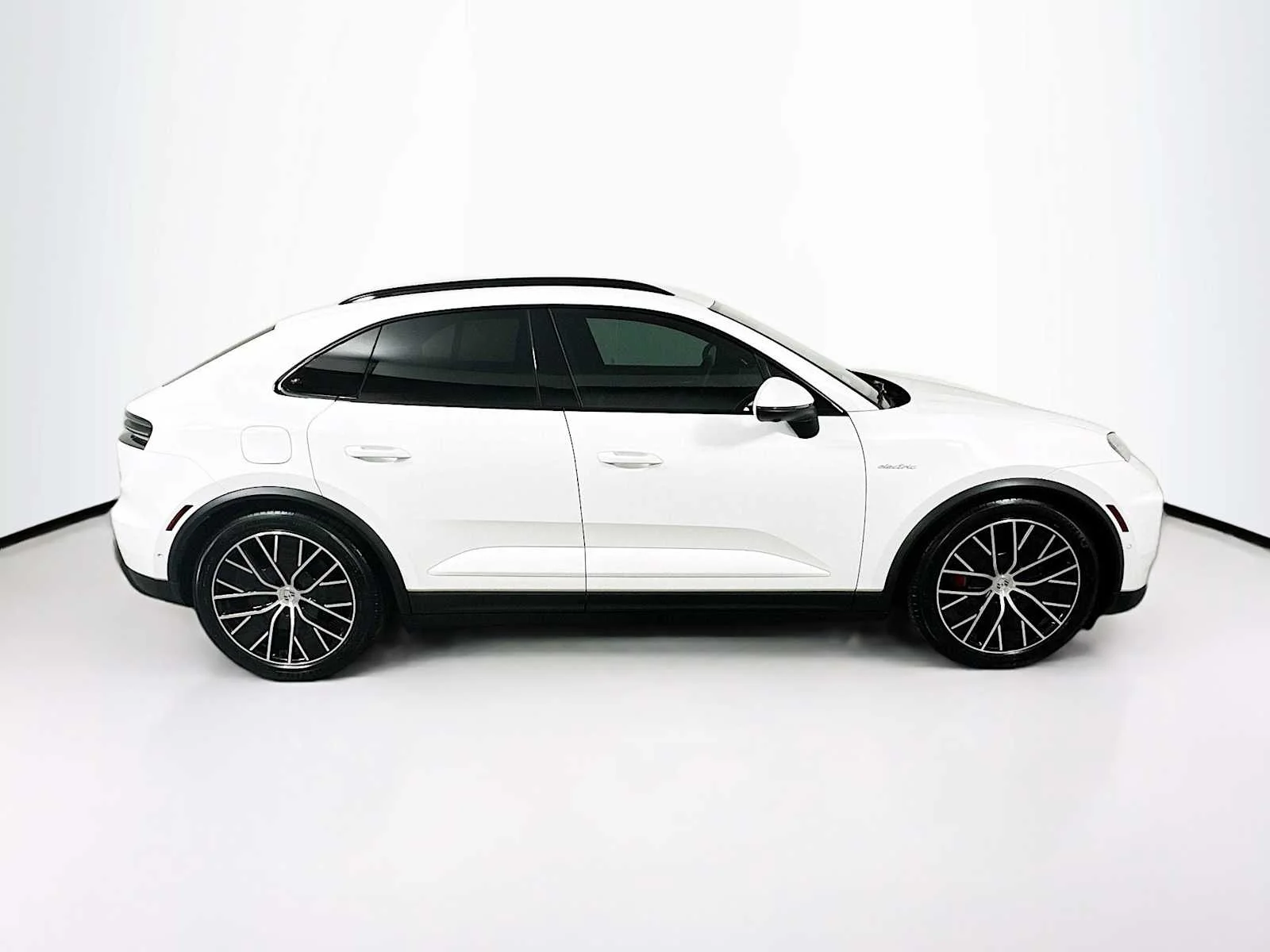 2025 Porsche Macan S - Photo 8