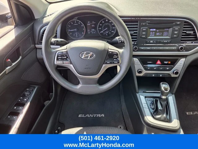 Used 2018 Quartz White Pearl Hyundai SE image 12
