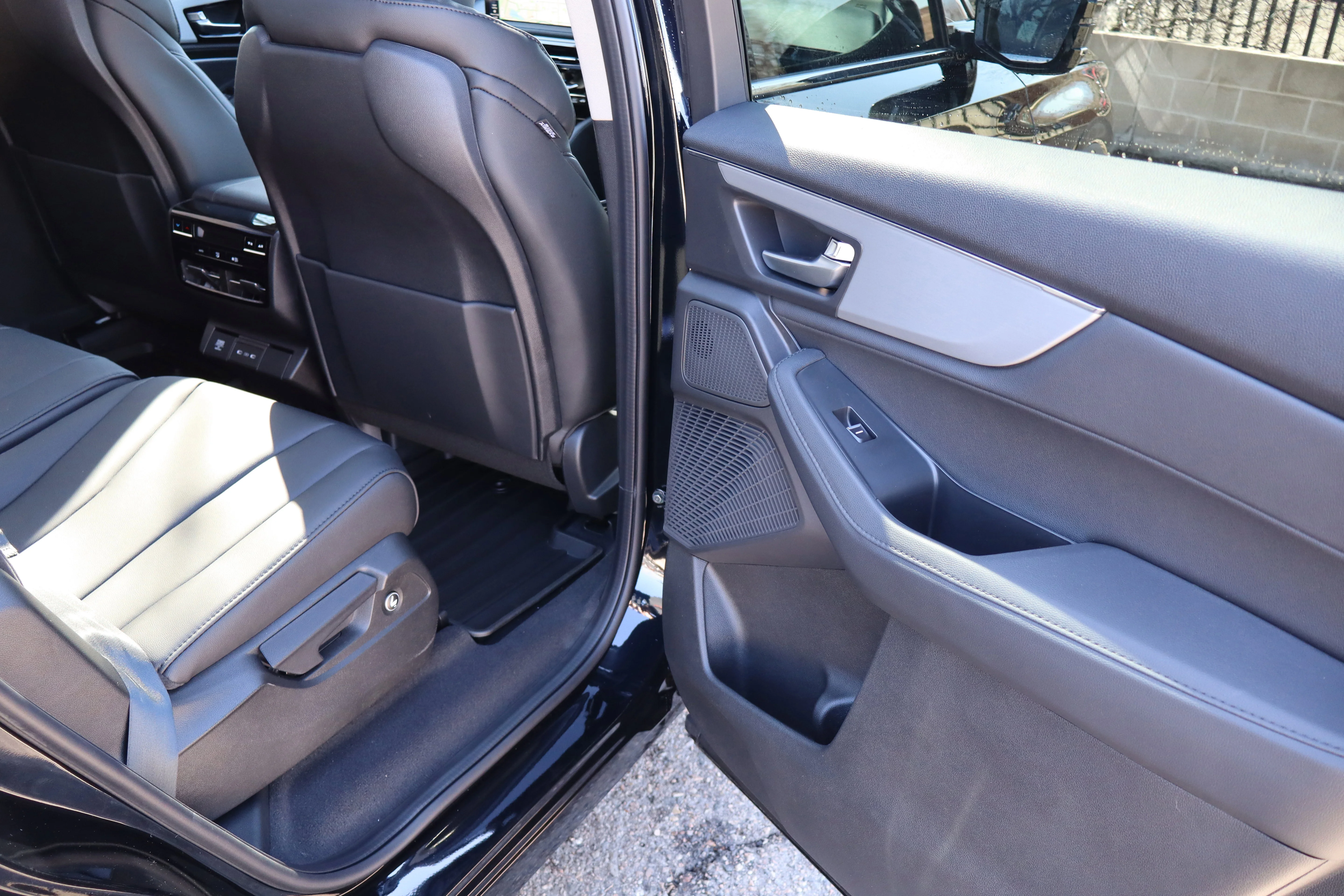 New 2026 Majestic Black Pearl Acura 4MDX image 30