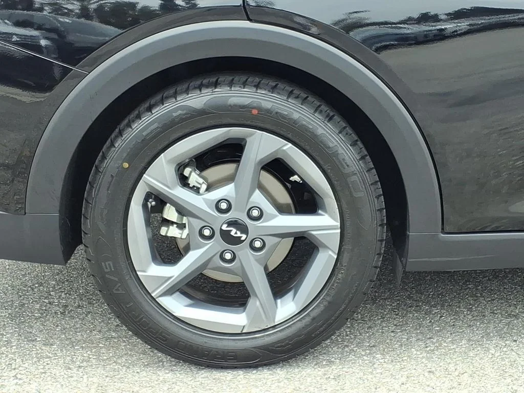 Certified Used 2025 Black Kia LXS image 5