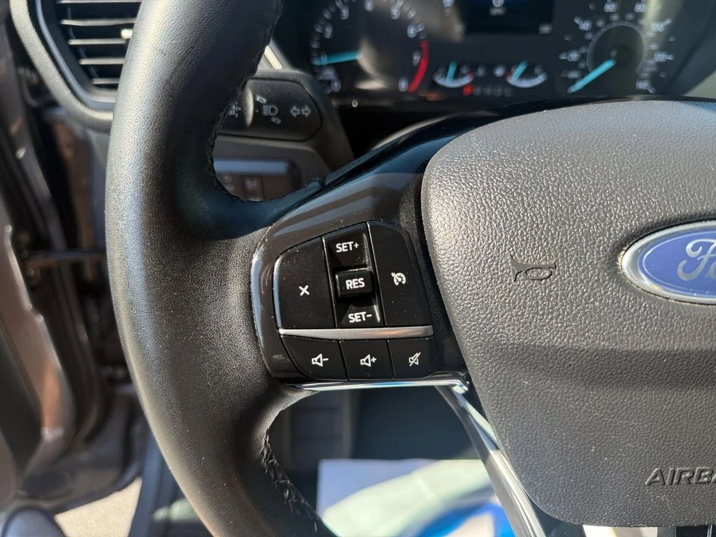 Used 2022 Gray Ford SE image 31