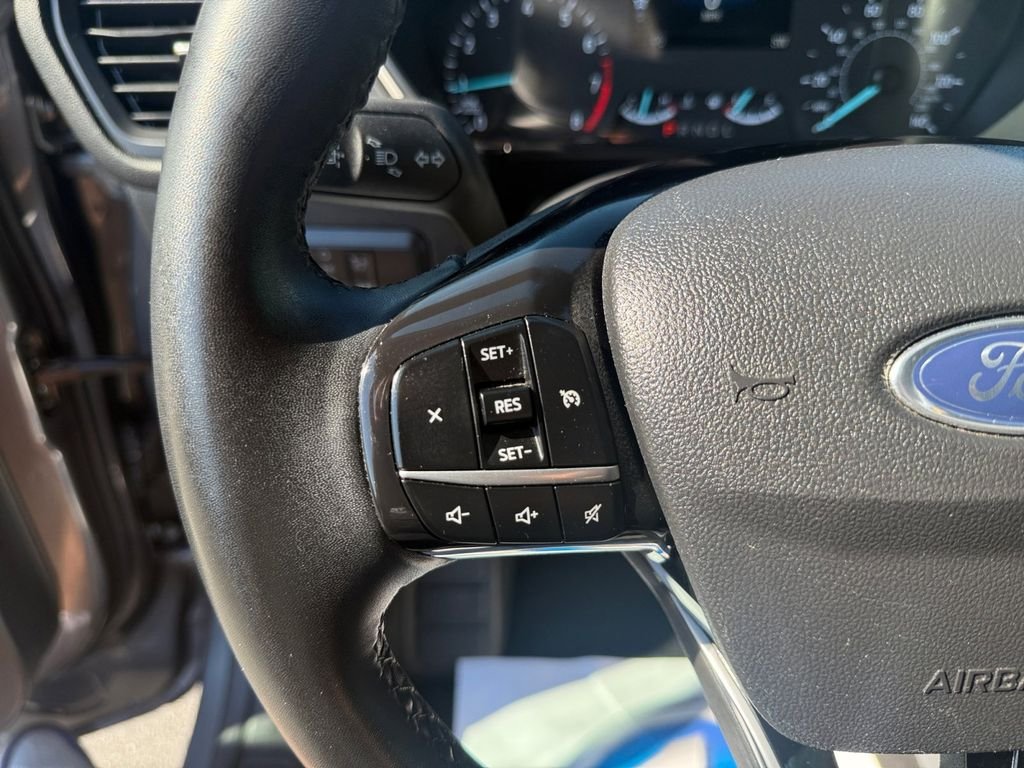 Used 2022 Gray Ford SE image 31