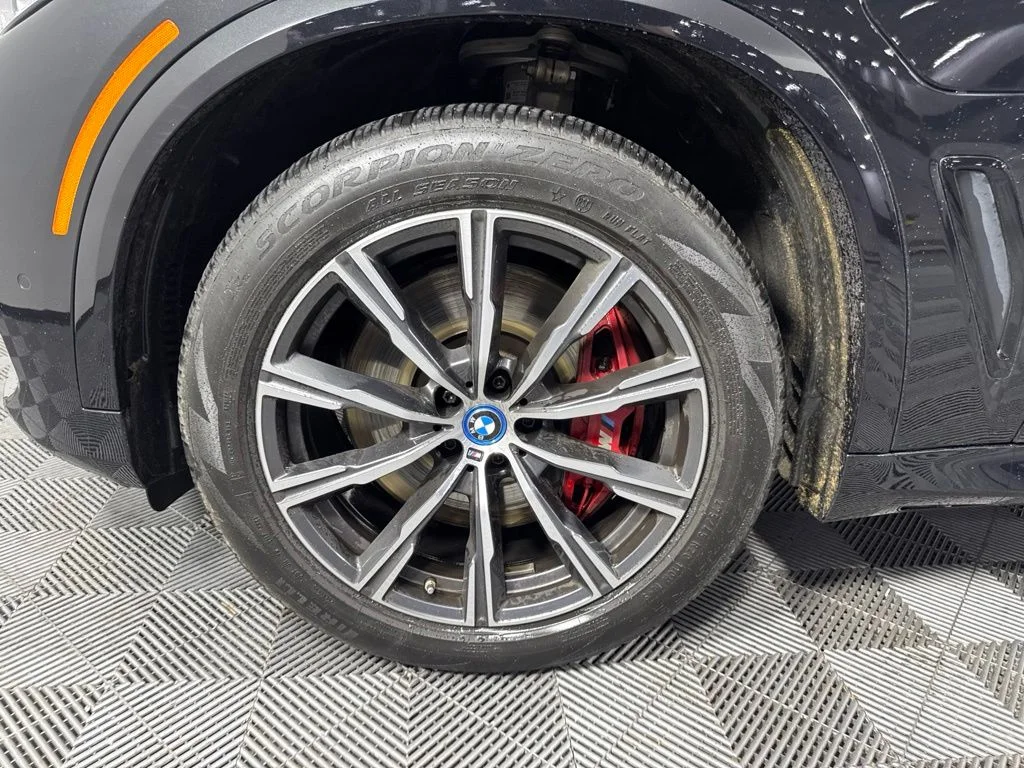 Used 2022 Black BMW xDrive45e image 9