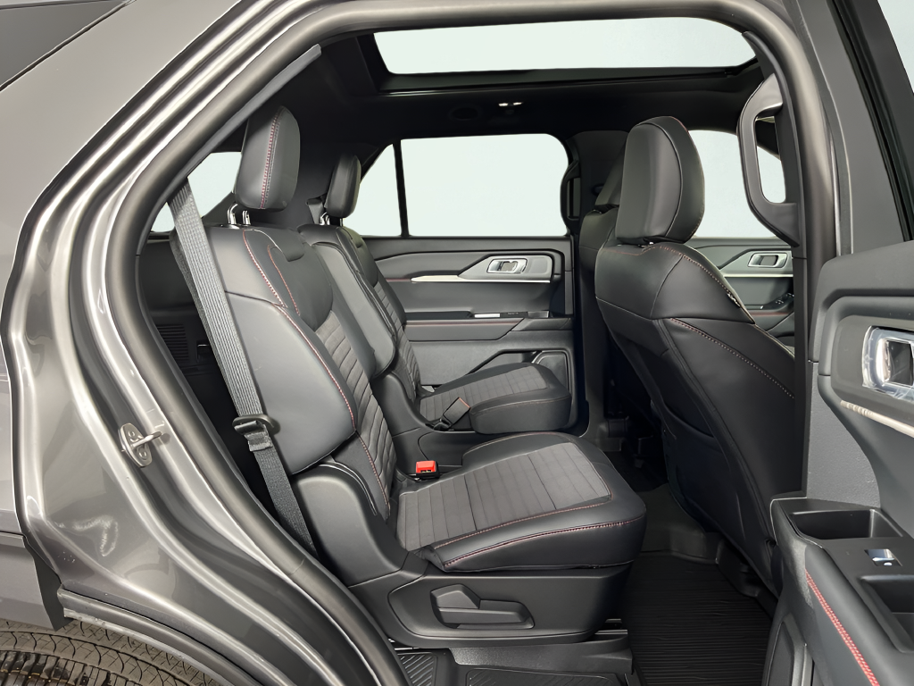 New 2026 Carbonized Gray Metallic Ford ST-Line image 12