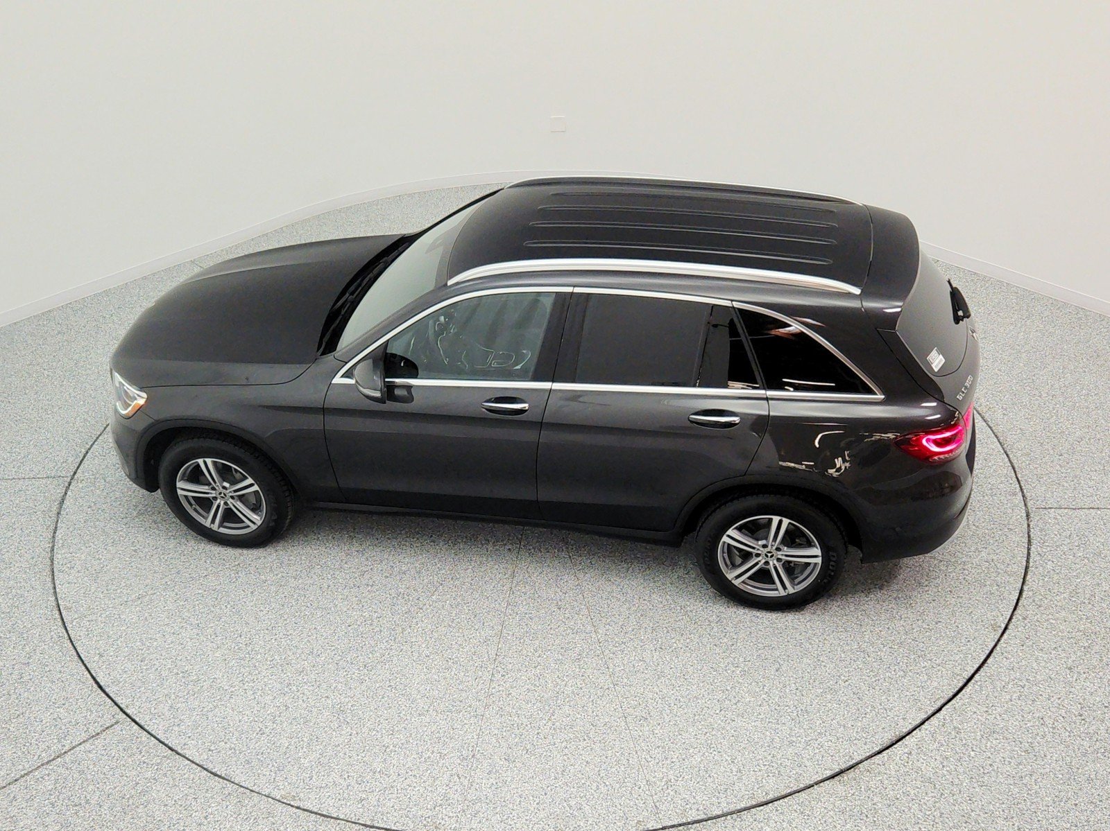 Used 2022 Graphite Grey Metallic Mercedes-Benz GLC 300 SUV image 28