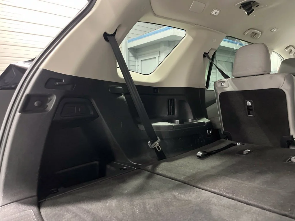 2023 Honda Pilot LX - Photo 32