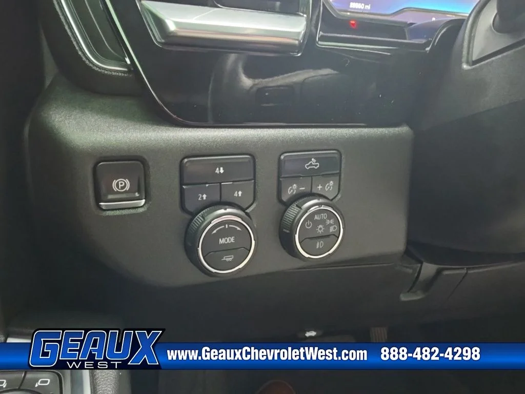 Used 2025 White Chevrolet LT image 23