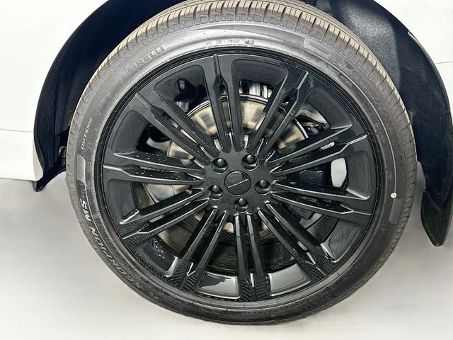 Used 2026  Land Rover Dynamic SE image 28