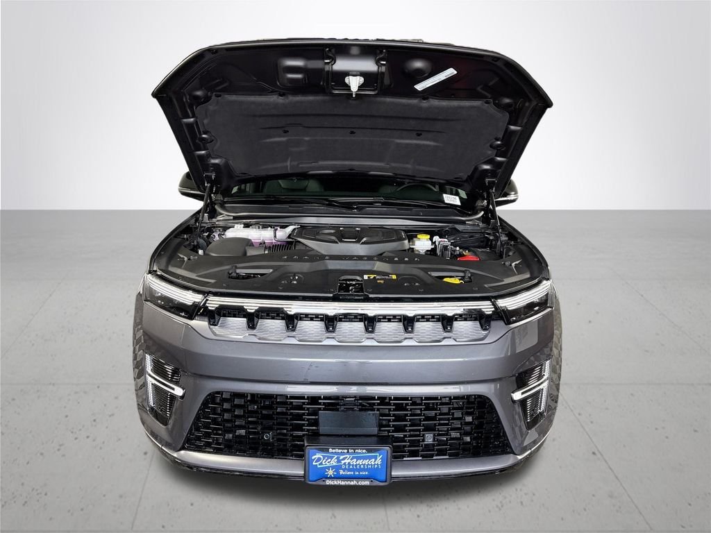 New 2026 Baltic-Gray Metallic Clear-Coat Exterior Paint Jeep Limited Altitude image 22