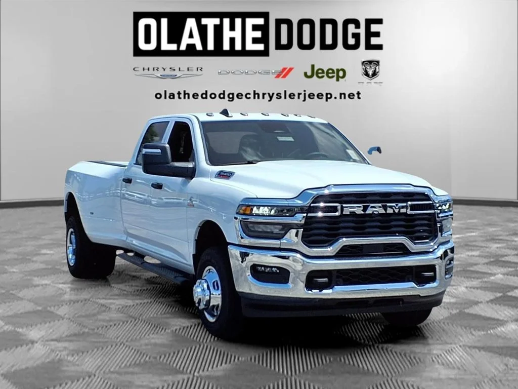 New 2026 Bright White Clear-Coat Exterior Paint RAM Tradesman image 28