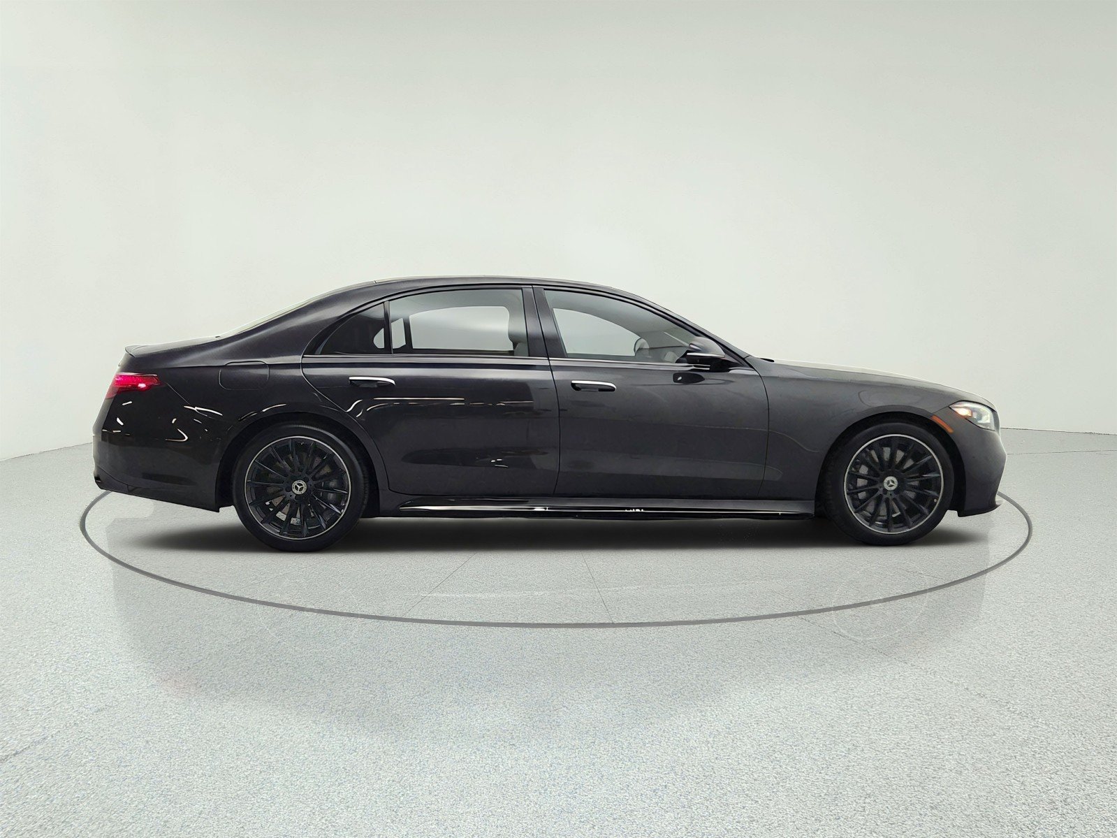Certified Used 2023 Graphite Grey Mercedes-Benz S 500 4MATIC® Sedan image 4