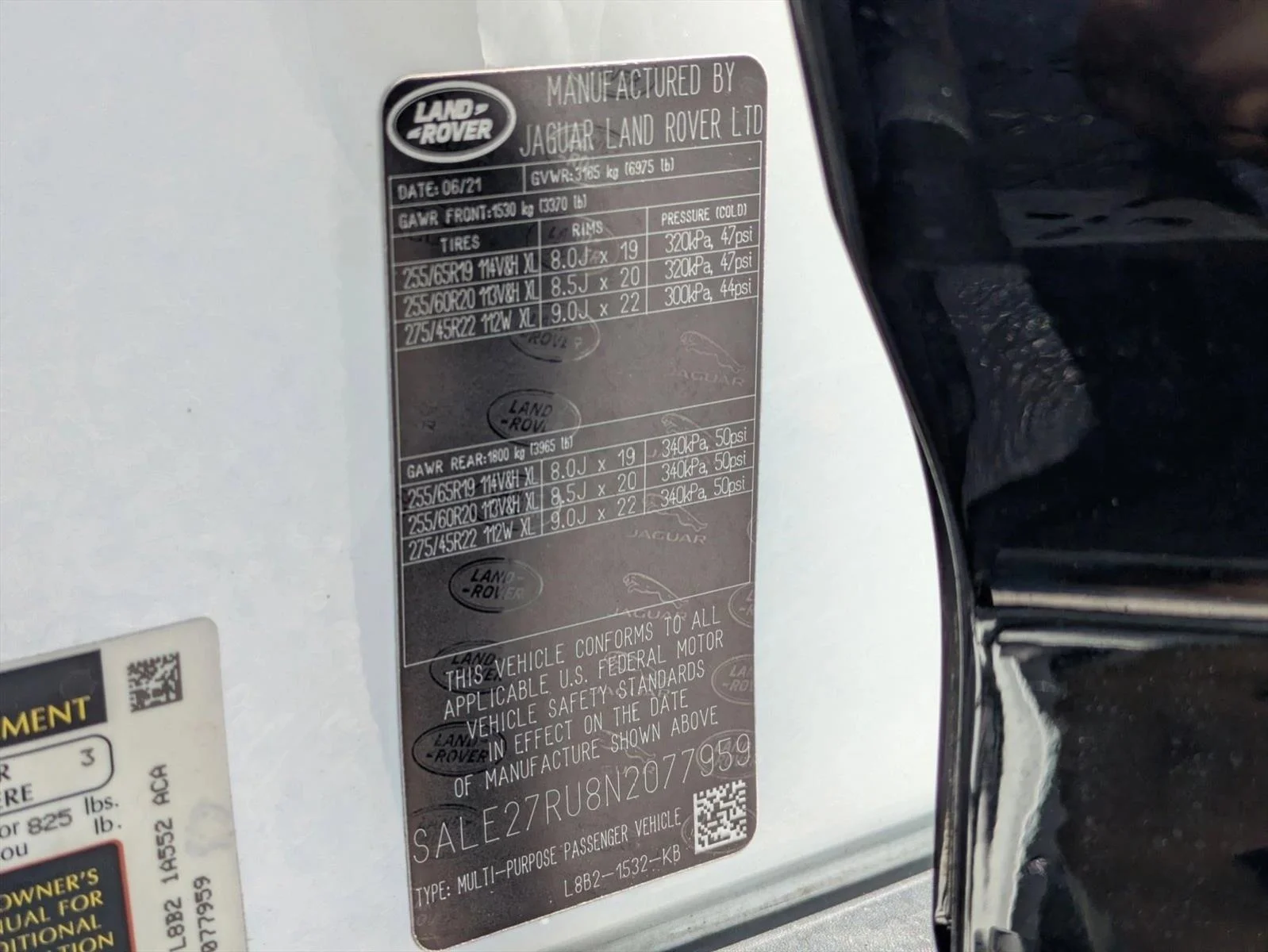 Used 2022 Yulong White Metallic Land Rover X-Dynamic SE image 26