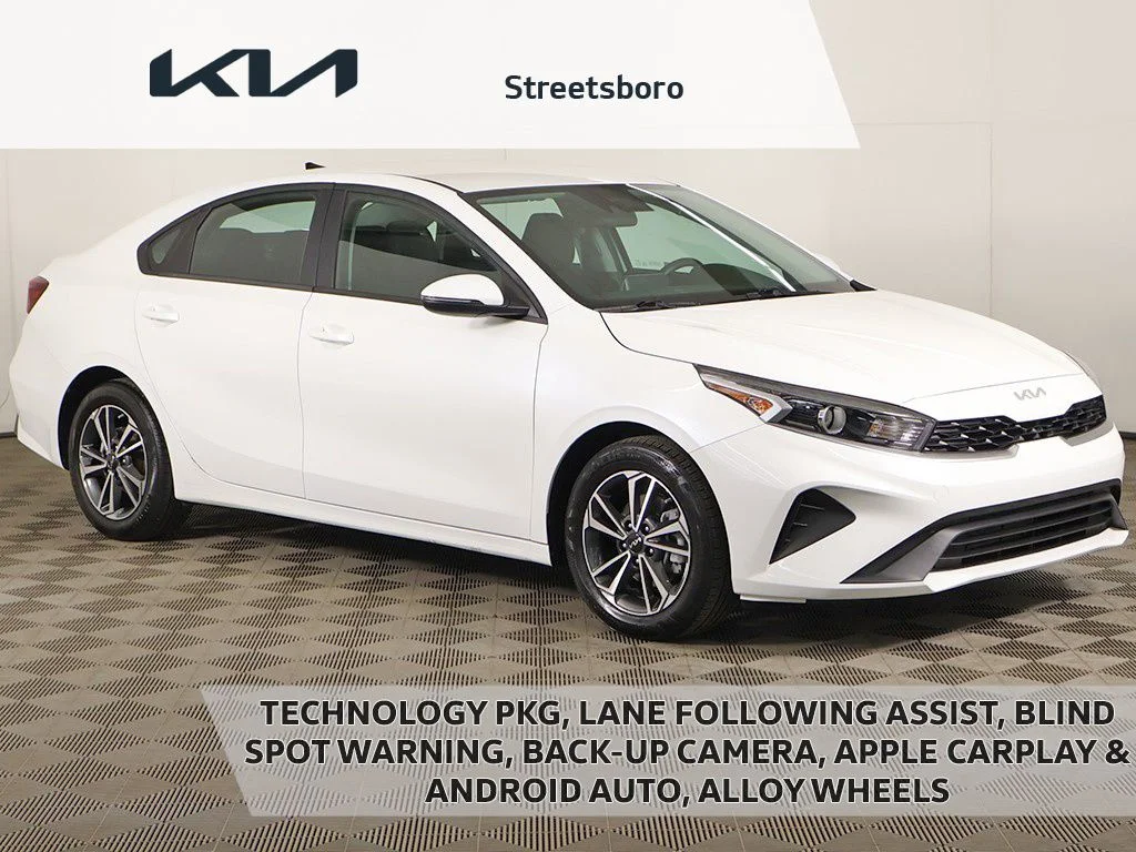 2024 Kia Forte LXS AT's photo