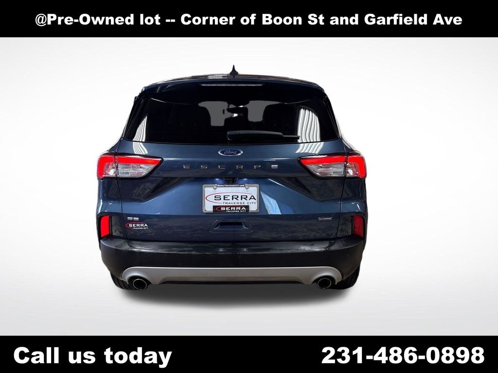 Used 2020 Blue Ford SE Sport image 4
