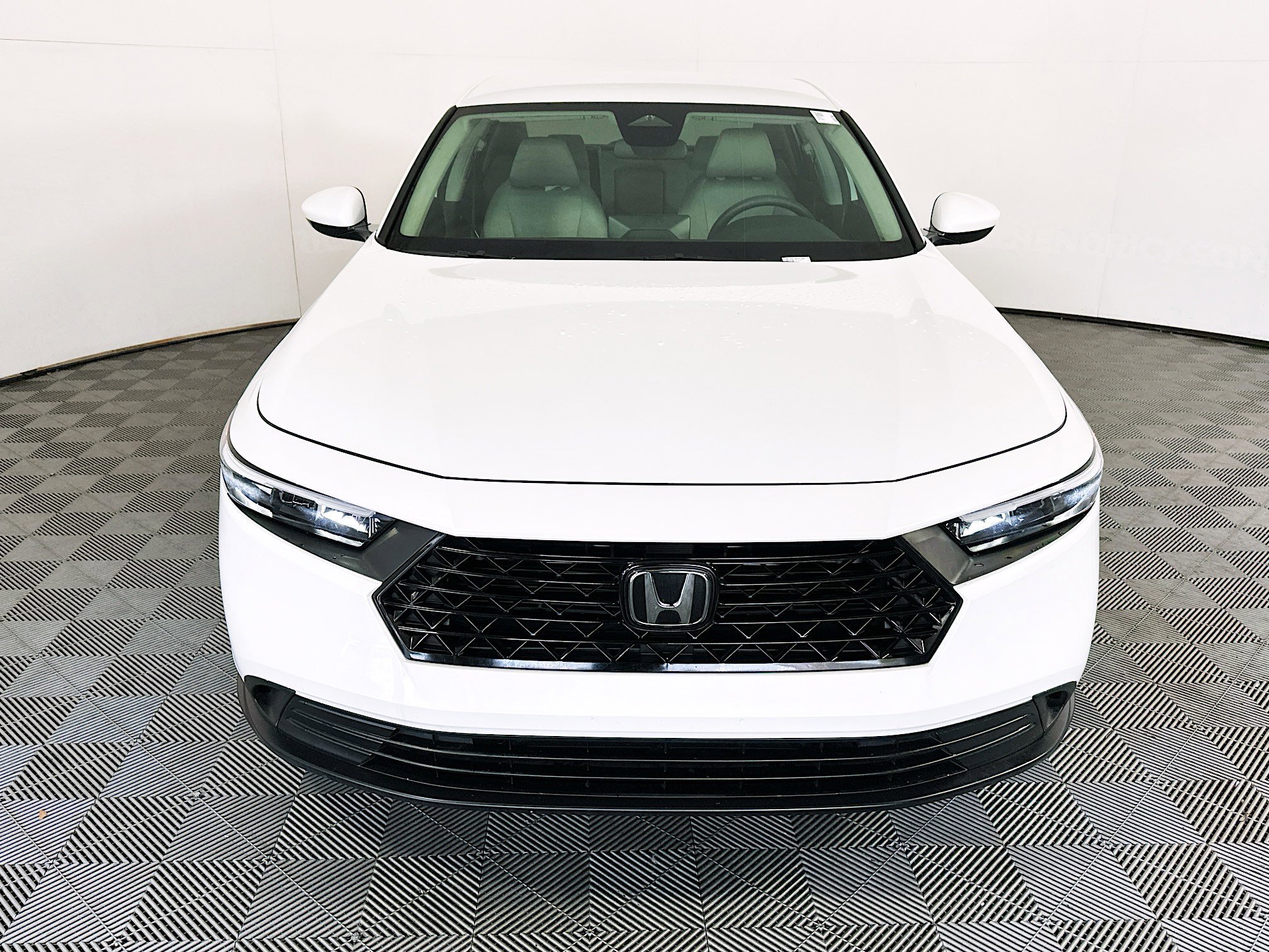 Used 2024 White Honda LX image 8